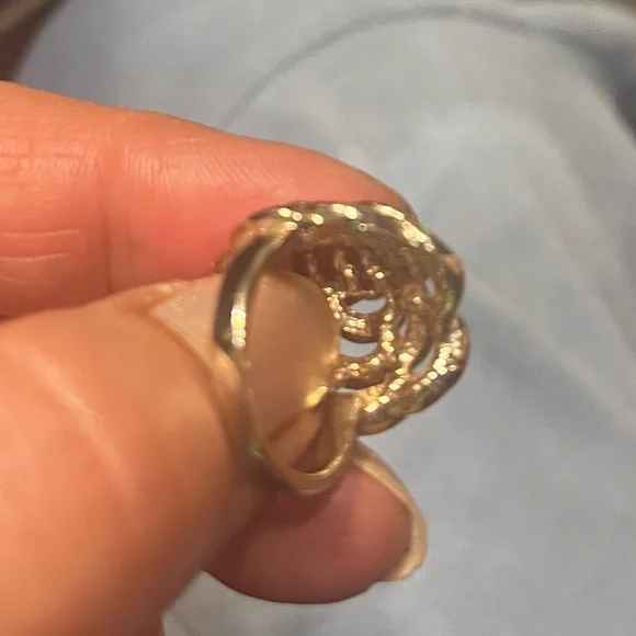 Vintage 1970’s rose stone golden ring. Perfect for Mothers Day - Picture 2 of 5